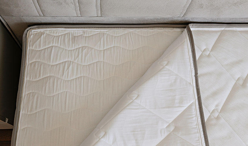 Altre caratteristiche distintive: trapuntatura, aloe e argento